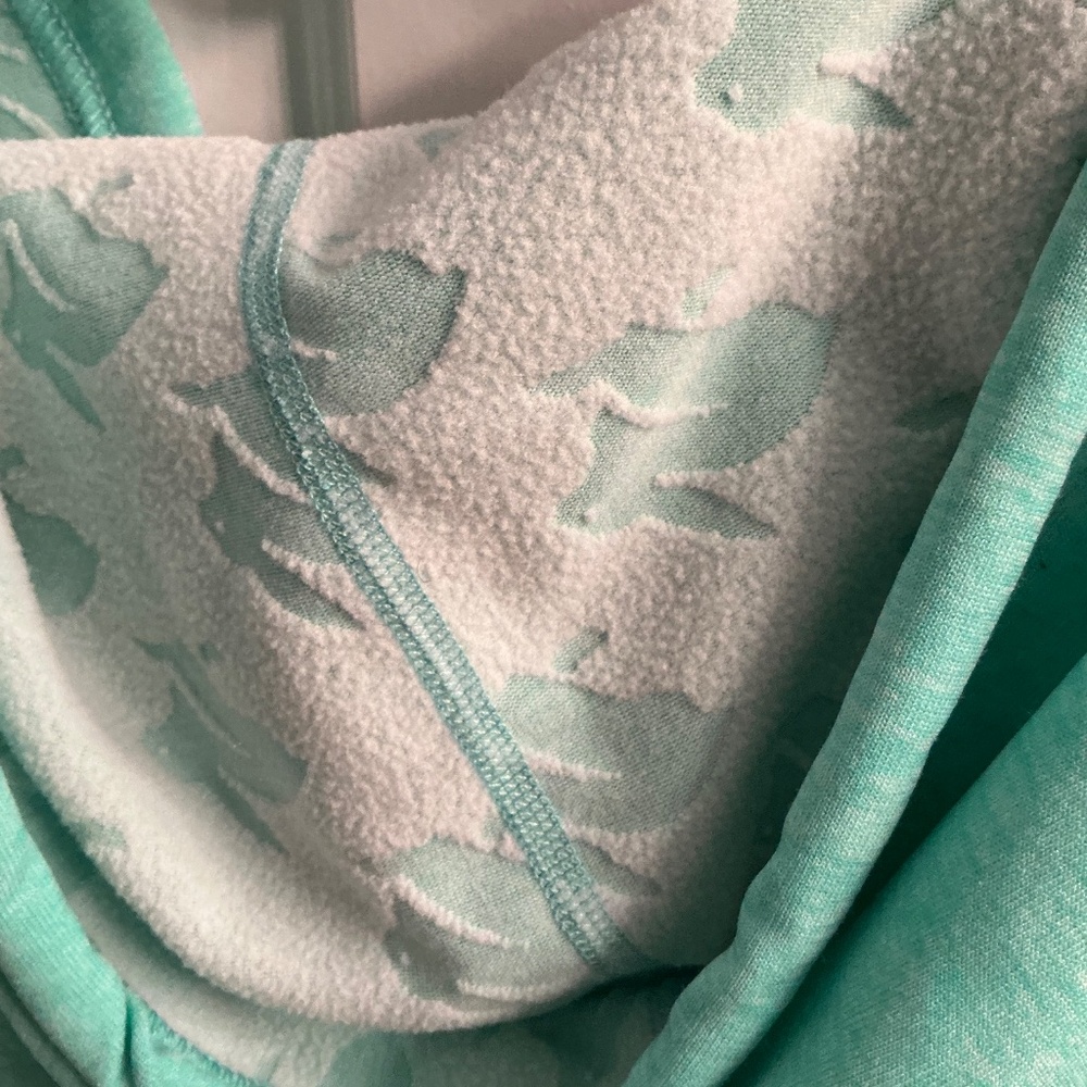 Rabbit women’s green active hoodie size large - Picture 3 of 5